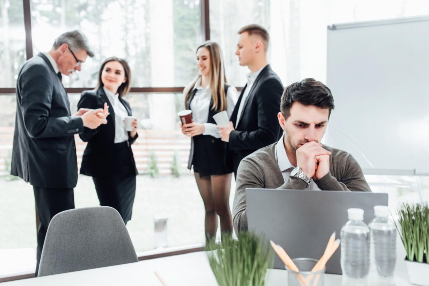 welmorithiqo Büro und Team bei der strategischen Planung